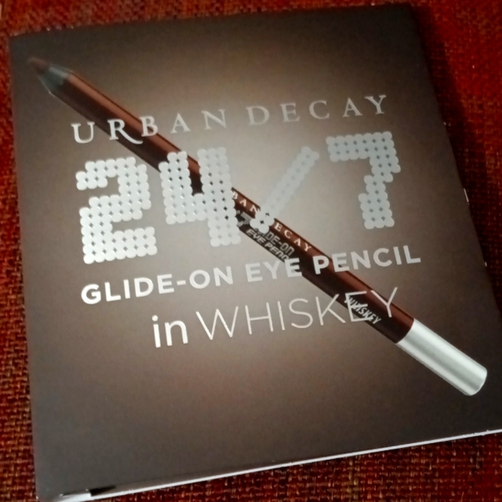 URBAN DECAY 24/7 GLIDE-ON EYE PENCIL.